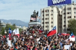 Des manifestations monstres ont eu lieu au Chili en 2019 et ont poussé le gouvernement à organiser ce référendum (photo DR Wikipedia commons Carlos Figueroa « Protestas en Chile de 2019, Santiago, Chile »)